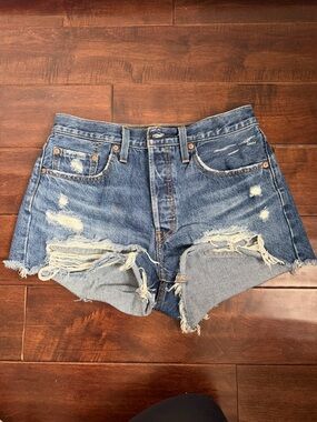 Levi’s 501 medium wash cut off shorts